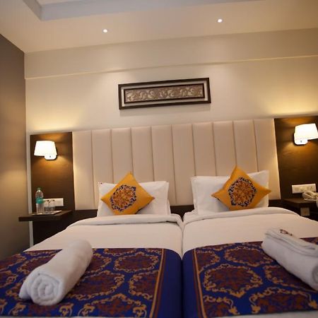 Ganpat Grand Hotel Palani Eksteriør billede