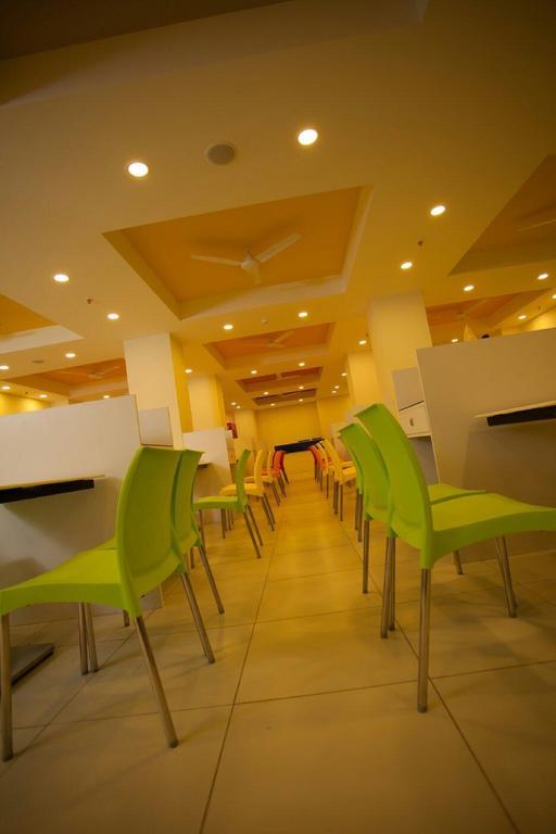 Ganpat Grand Hotel Palani Eksteriør billede
