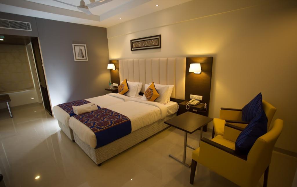 Ganpat Grand Hotel Palani Eksteriør billede
