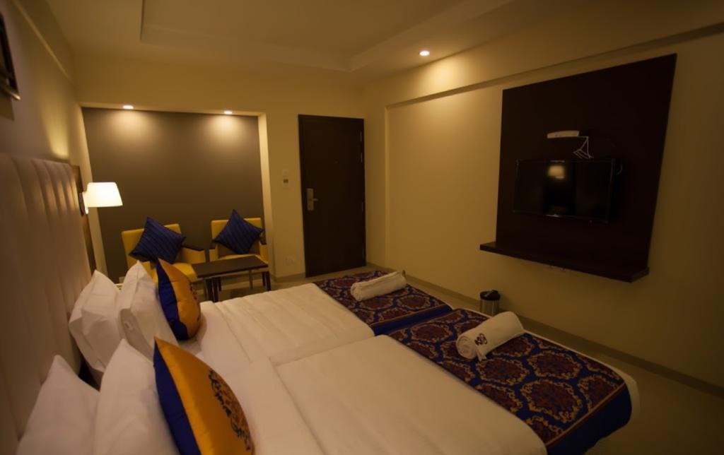 Ganpat Grand Hotel Palani Eksteriør billede