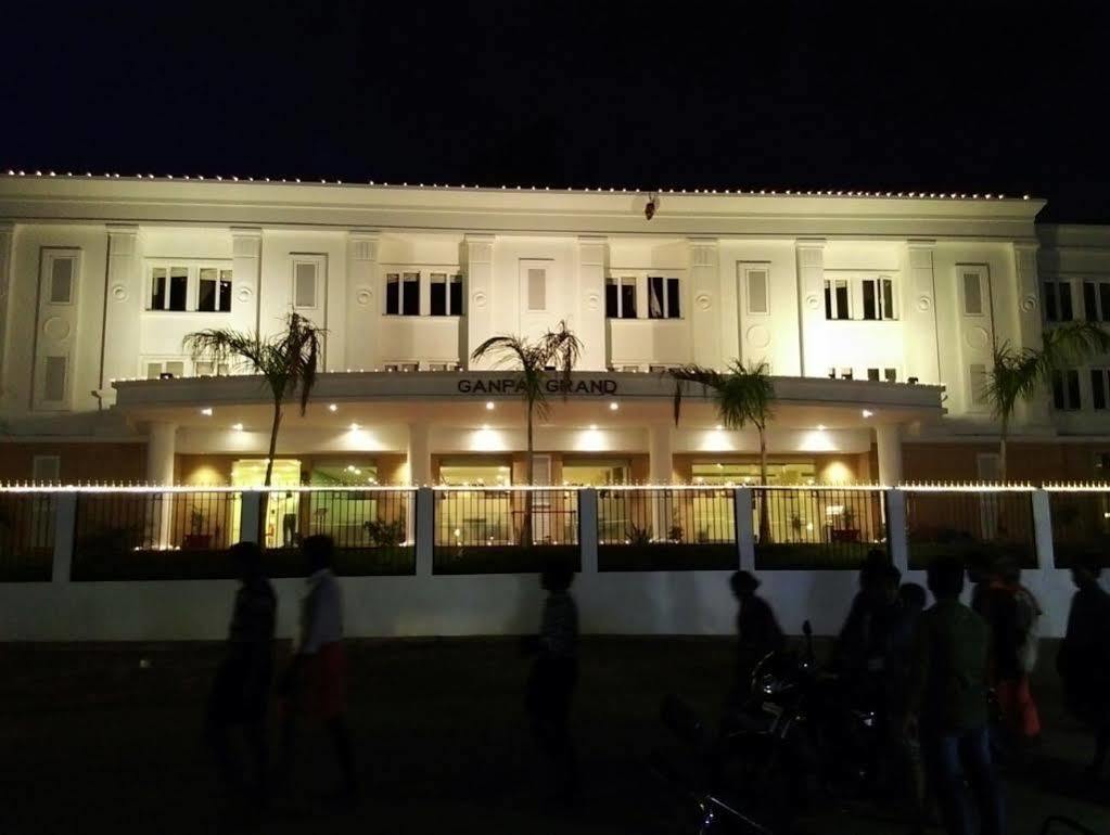 Ganpat Grand Hotel Palani Eksteriør billede